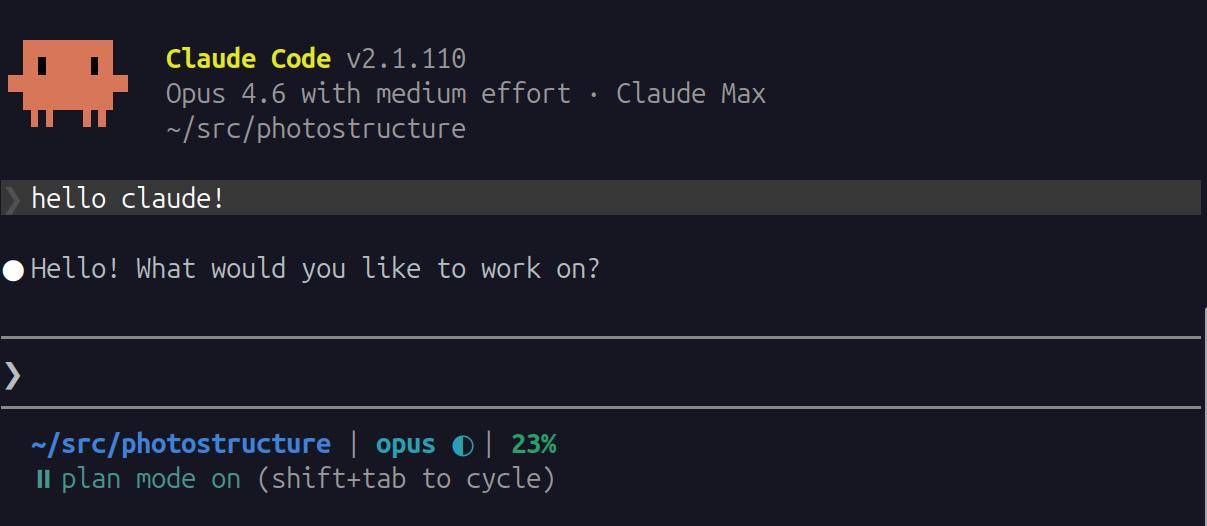 Claude Code status line showing current directory, model, effort, and context usage